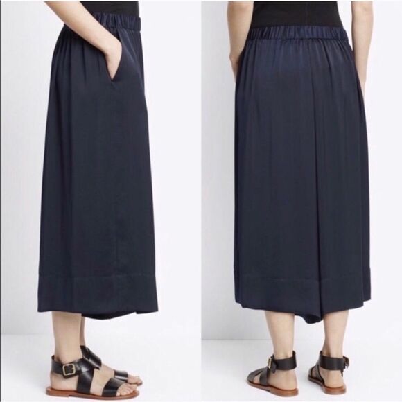 NEW Vince Navy Blue Silk Satin Effect Wide Leg Crop Pants Culottes Size L - Picture 5 of 10